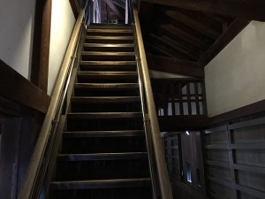 松山城の階段