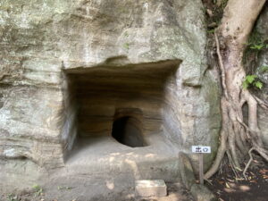 英勝寺の洞窟