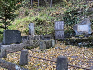 飯沼貞吉の墓