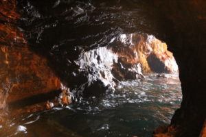 三段壁洞窟
