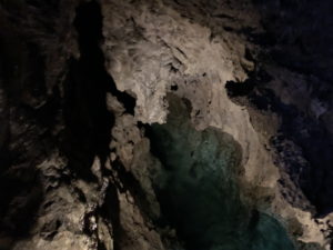 龍泉洞