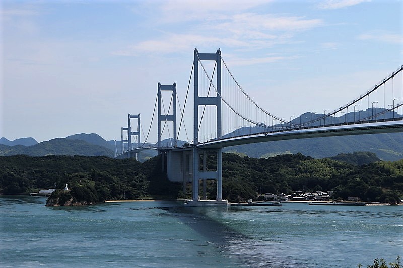 しまなみ海道の来島海峡大橋を観光 瀬戸内海は来島海峡の展望台 国内観光500箇所