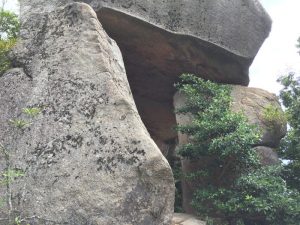 弥山の巨石