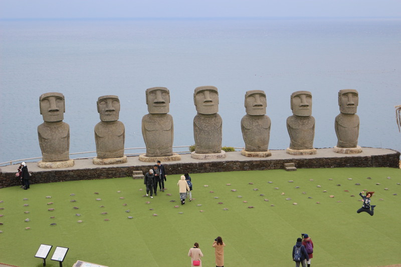 モアイ像が日本の宮崎にもあった サンメッセ日南にあるイースター島の風景 国内観光500箇所
