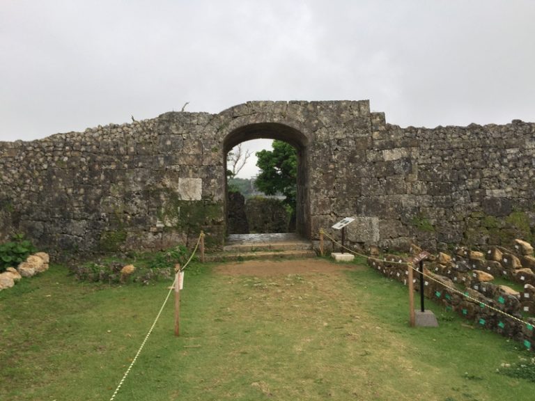 中城城と護佐丸盛春とは～護佐丸・阿麻和利の乱と王女・百度踏揚【世界遺産】 日本の国内旅行ガイド700箇所
